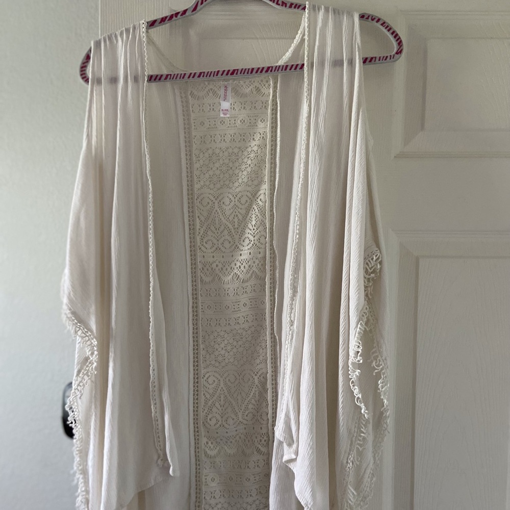 beautiful white cold shoulder cover- up/ vest